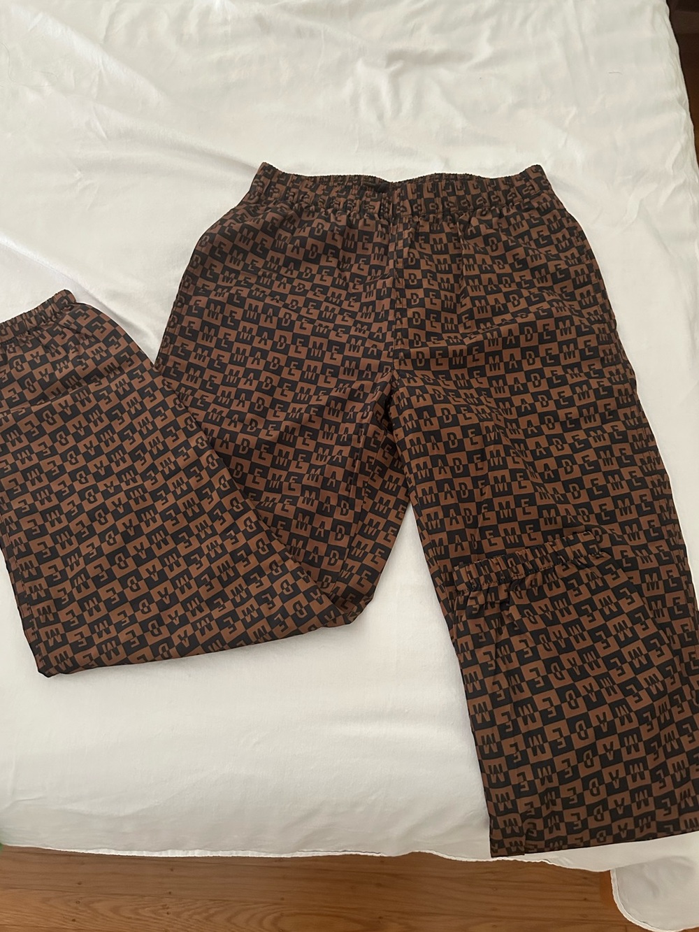 MadeMeNyc Monogram Print Brown Cropped Trousers